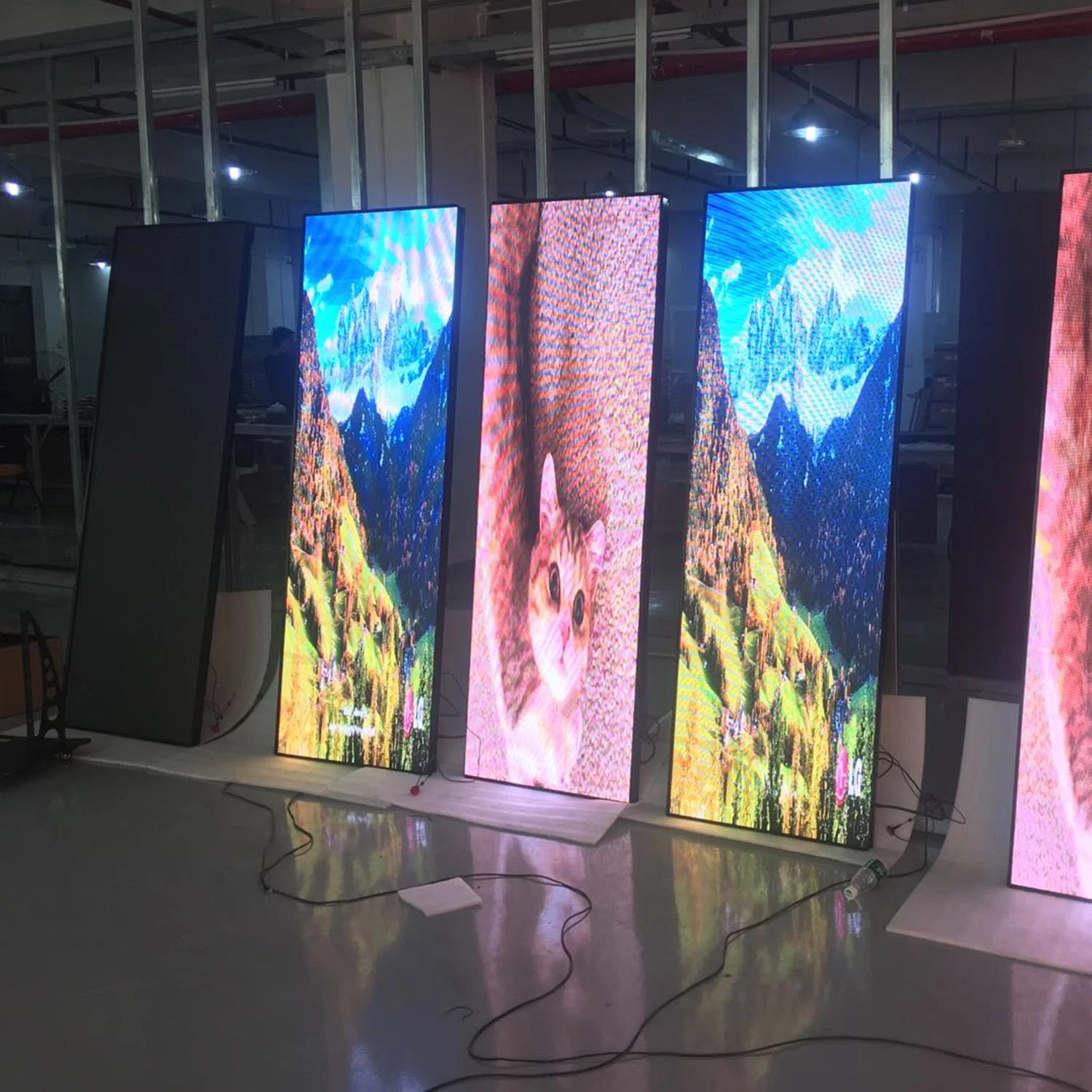 SMD P2 P2.5 P3 RGB Indoor DOT Matrix LED Poster LED Advertising Machine WiFi Control LED Digital Display TV Screen