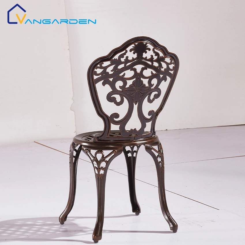 Un estilo elegante comedor silla de metal moderno en el exterior de China