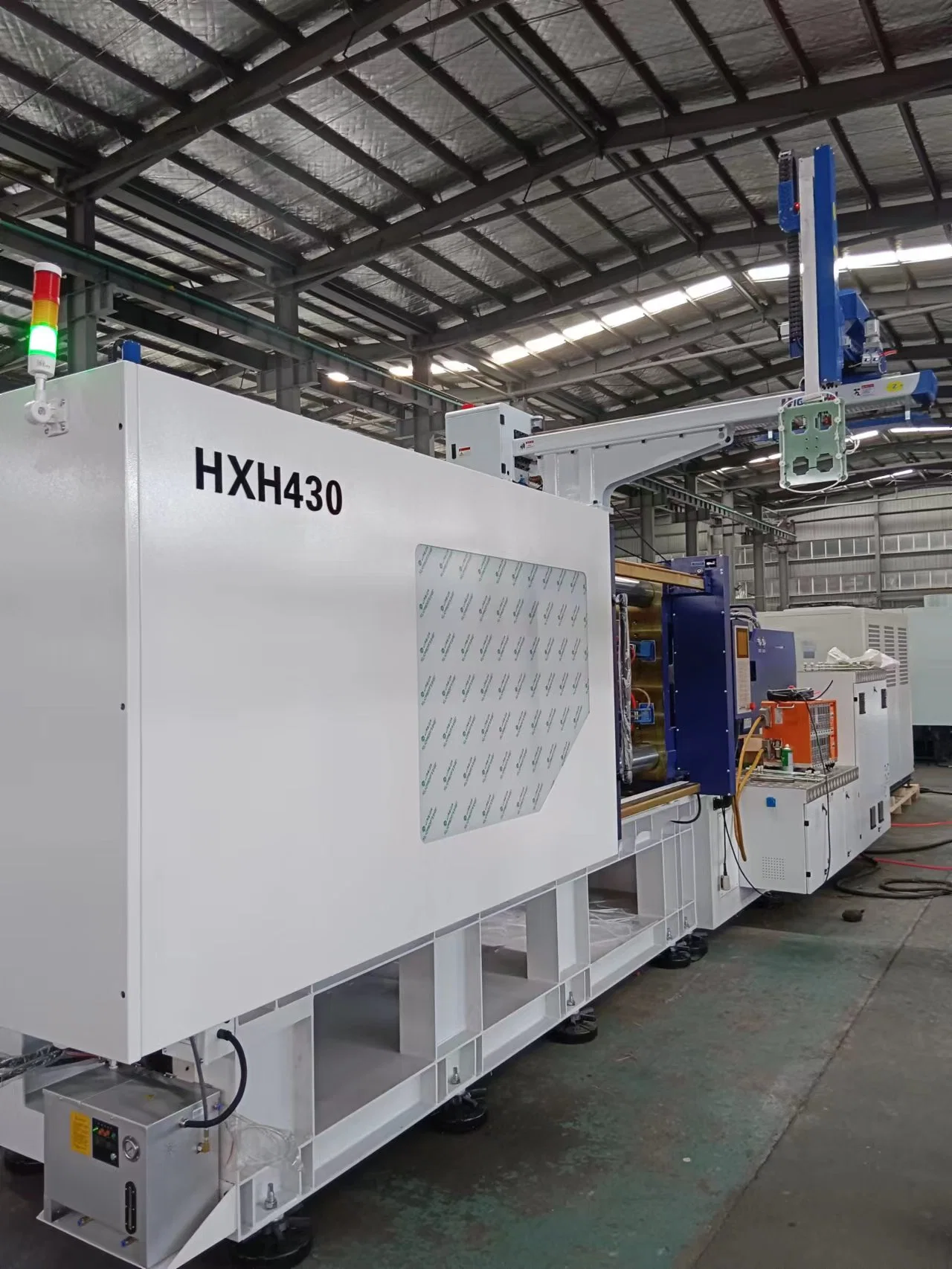 Customized Iml High-Speed Injection Molding Machine Hxh Series in-Mold Label Packing