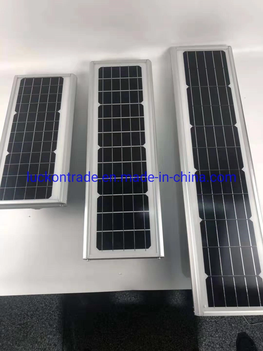 China Produtos/fornecedores. Luz de Rua Solar de LED com bateria de lítio DC 12/24V 30W 40W 50W em um único sistema integrado