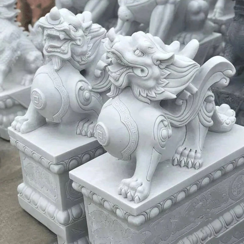 Jardín de piedra pulida Qilin Decoración Feng Shui chino estatua de mármol blanco natural Kylin estatua