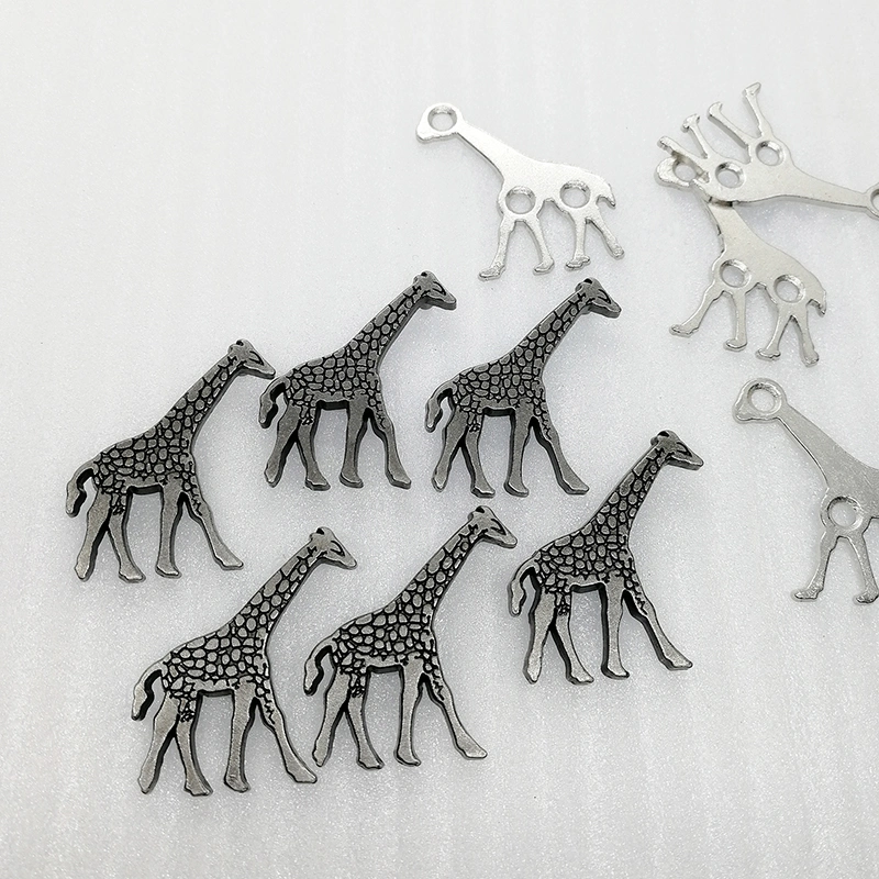 Giraffe Shape Metal Label for Kids Clothes Decoration