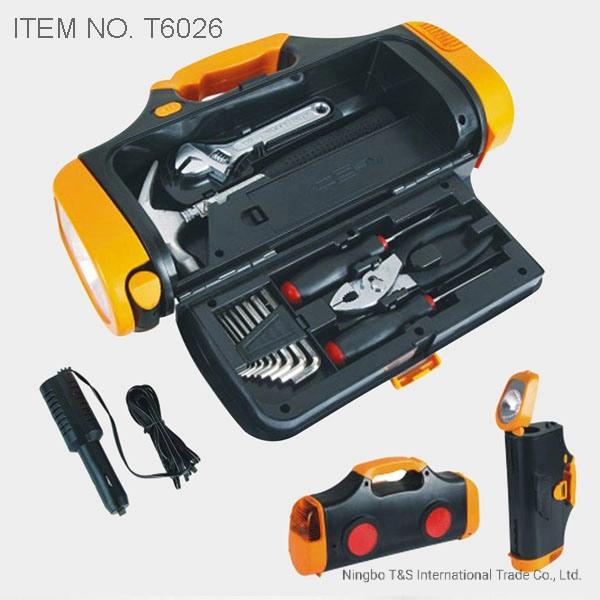Trousse à outils avec une torche de lumière et de l'adaptateur allume-cigare de voiture (T6026)