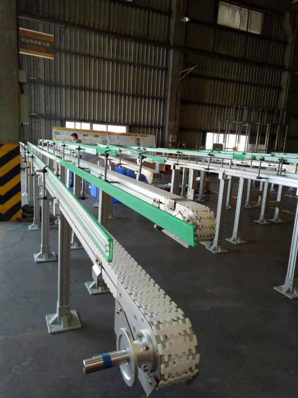 Curved Plastic Chain Link Modular Conveyor for Battery Industry, Soft Drinks, Cans, Tissue Package