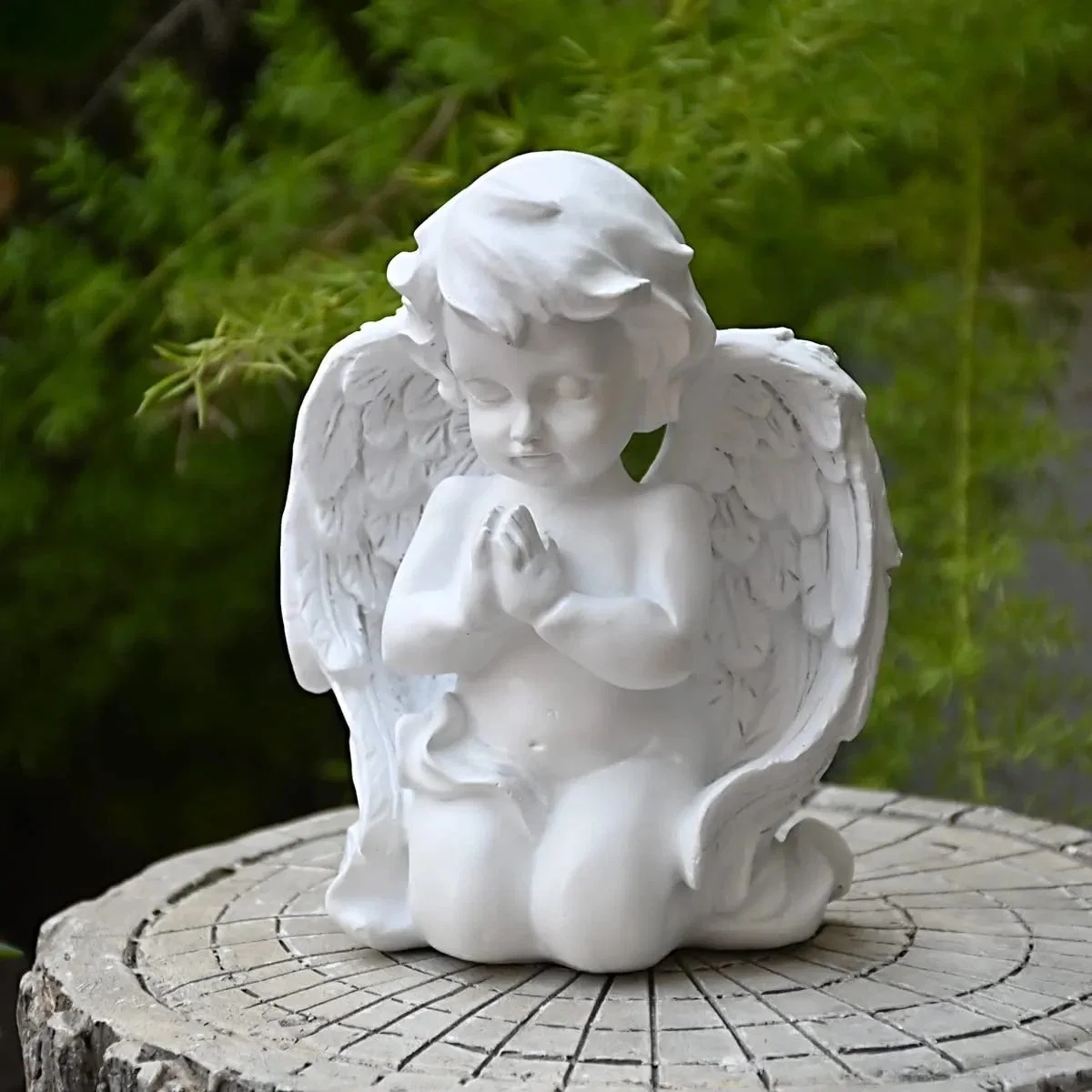 Kneeling Praying Cherubs Statue Resin Baby Angel Figurine