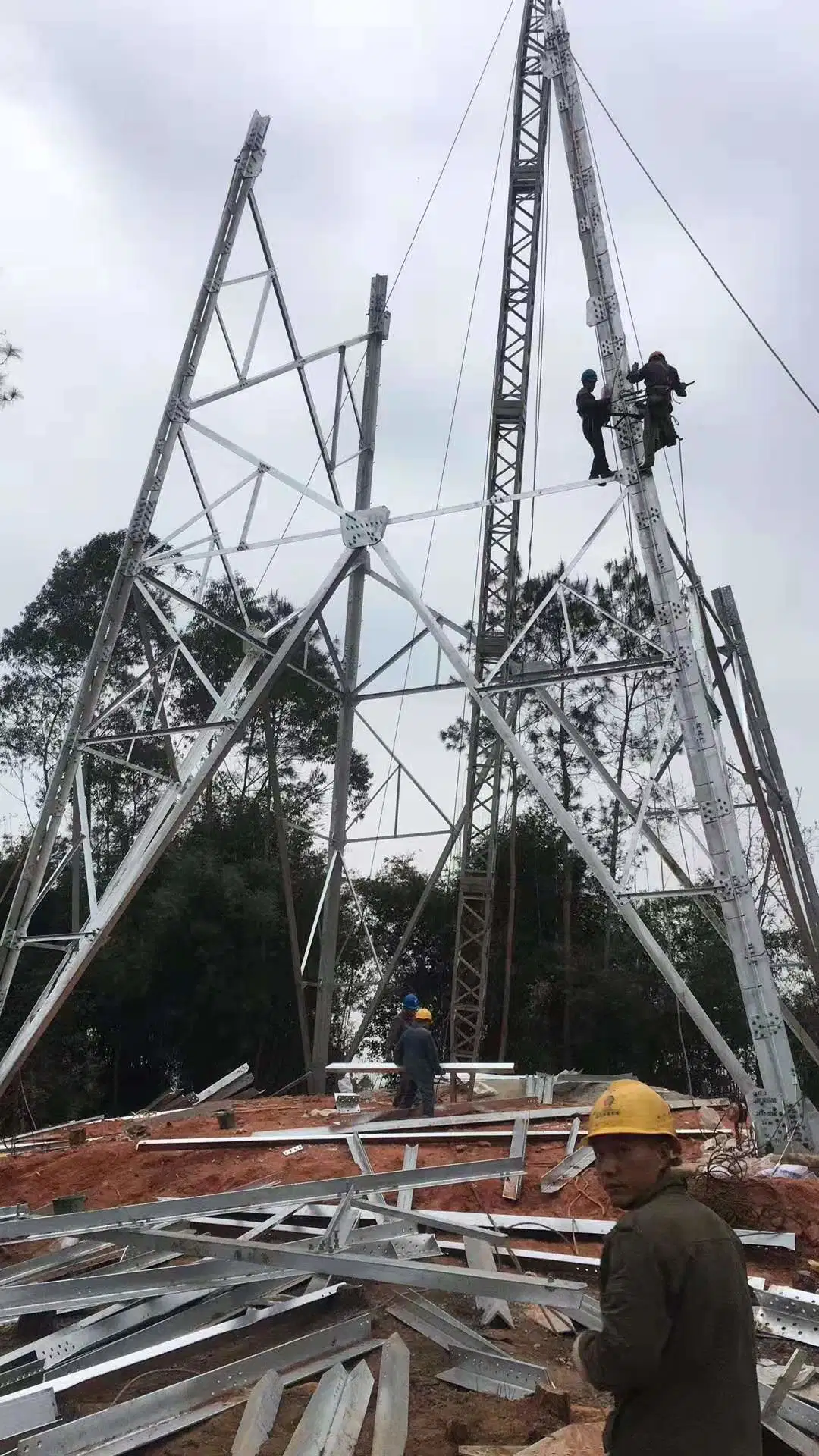 Galvanizado en caliente de acero inoxidable Línea de transmisión angular Power Tower torre de acero