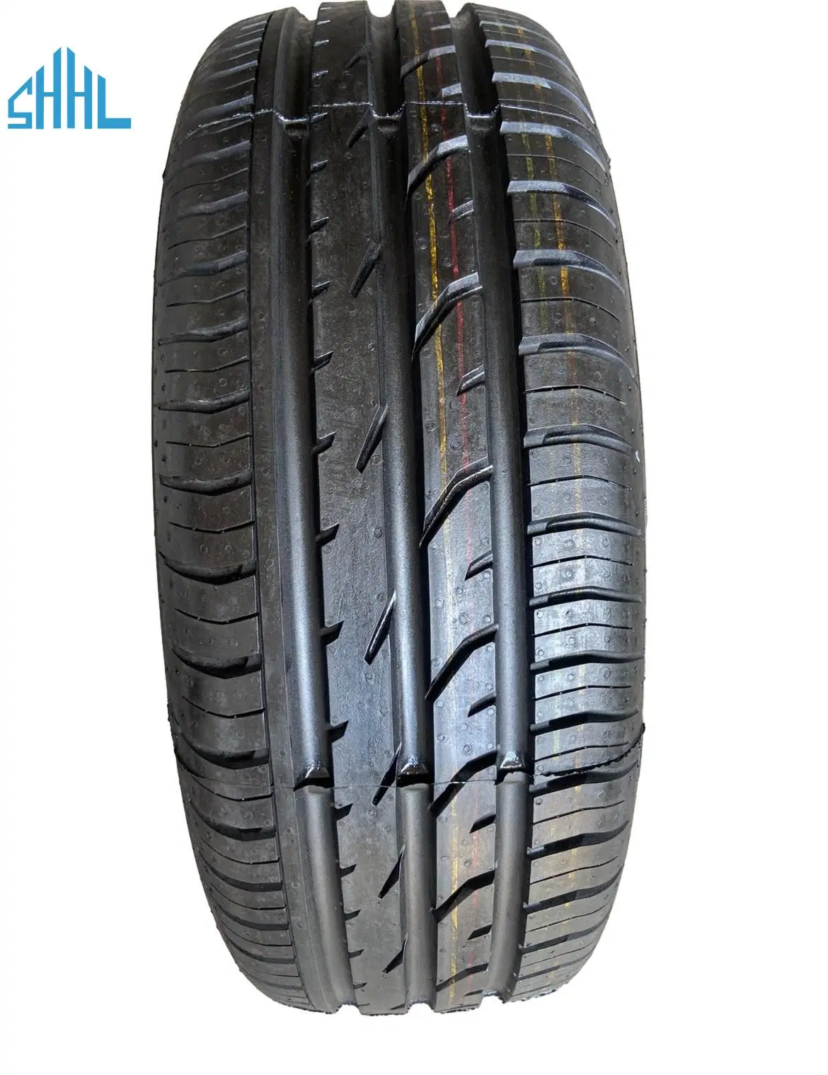 عجلات السيارة ذات العجلات الأمامية المشتركة 235/65R18 235/70R16 245/55R19 بالنسبة للسيارات الشتوية الإطارات شاحنة الإطارات غير الممهدة