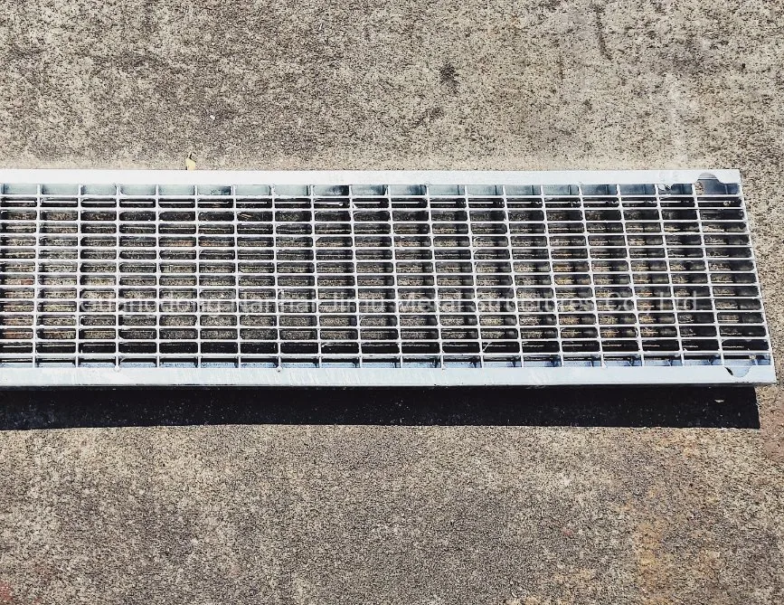 Hot DIP Galvanized Ms Steel Press-Lock Drainage Gully Grate