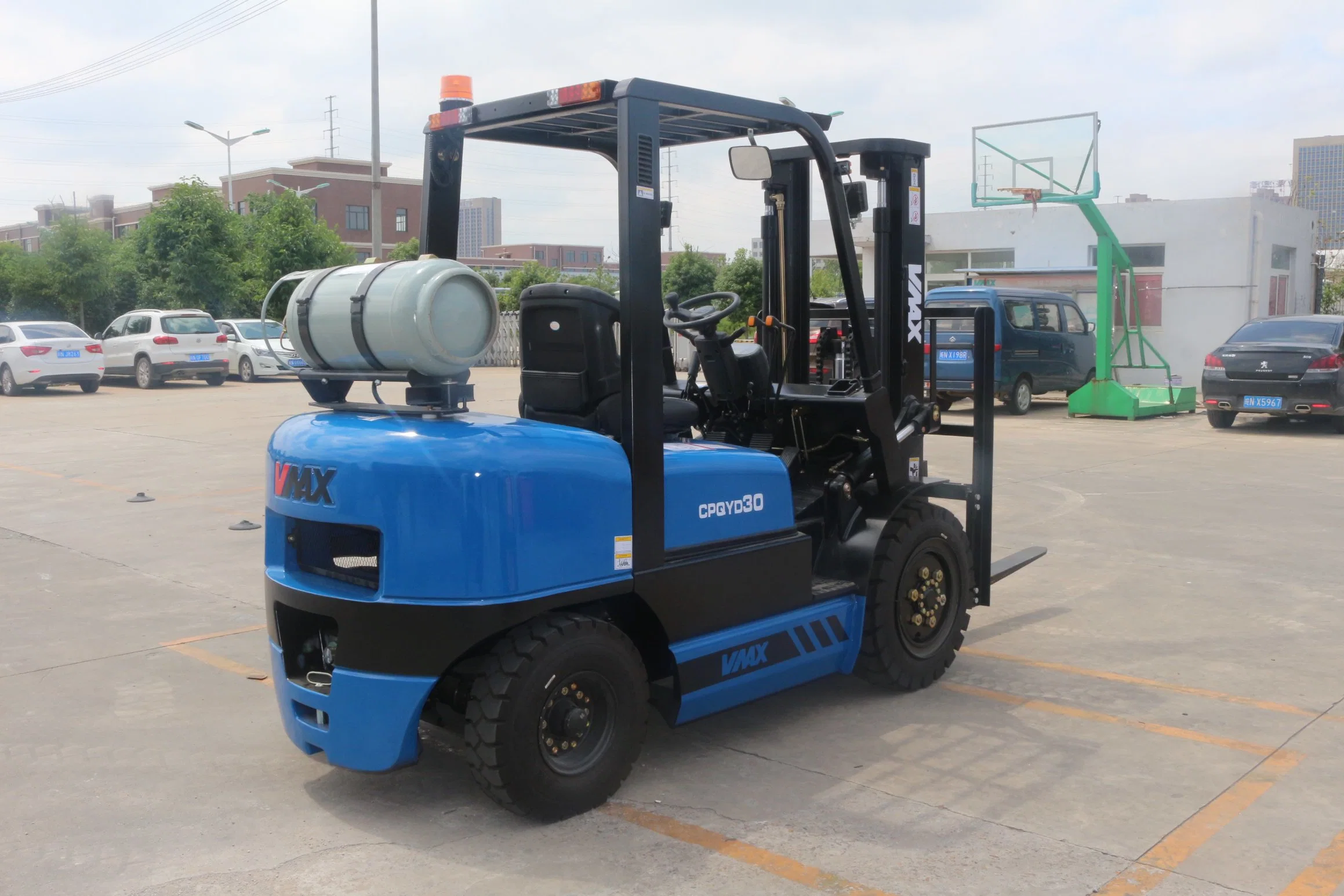 3000kg Capacity LPG Forklift with China Gq-4yengine Cheap Price