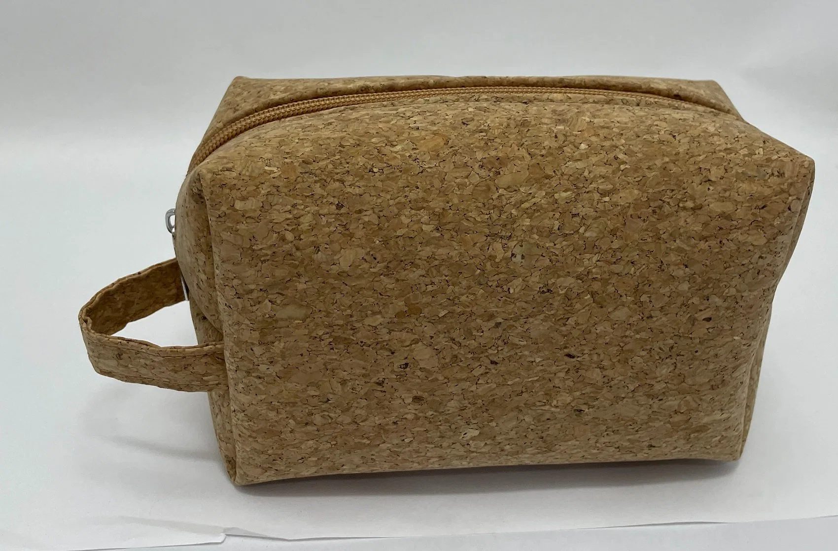 Vintage Design Natural Cork Cosmetic Bag Portable Makeup Bag Dopp Kit in Cork Beauty Zip Makeup Organizer Storage Bag for Gift