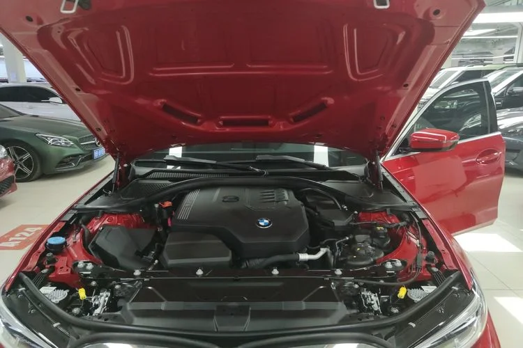 BMW Série 3 2020 320li M / Sport Véhicule d'occasion / Agent pour l'exportation de voitures d'occasion / voitures à énergie nouvelle. Voiture d'occasion Voiture d'occasion