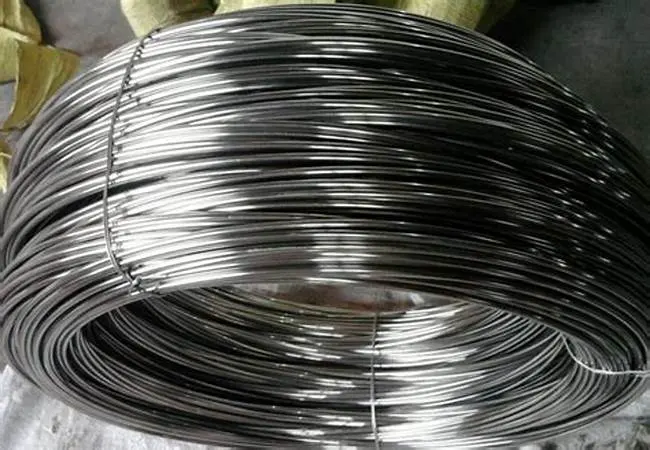 Barato! Barato! Galvanizado en caliente de bajo carbono Cable de acero para la valla de tela metálica