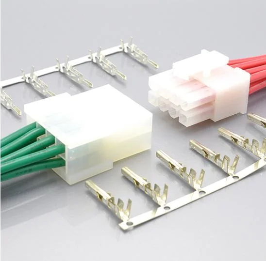 Ersetzen Sie die Kabel-Kabel-Steckerbuchse Molex 39012240 Mini Fit Baugruppen für Anschluss an Lüftereinschub