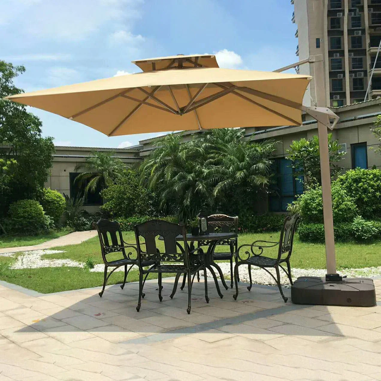 Professional Factory Supplier Outdoor Garden Patio Furniture Cantilever UV-Resistant Swimming Pool Sun Umbrella Parasol for Hotel Privacy Villa