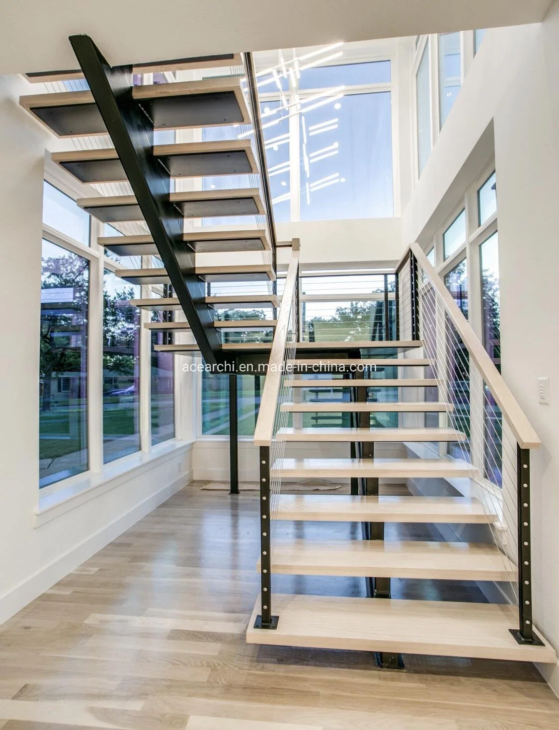 Modern Steel Straight U-Shaped Stair Solid Wood Tread Glass Balustrade Design for Villa