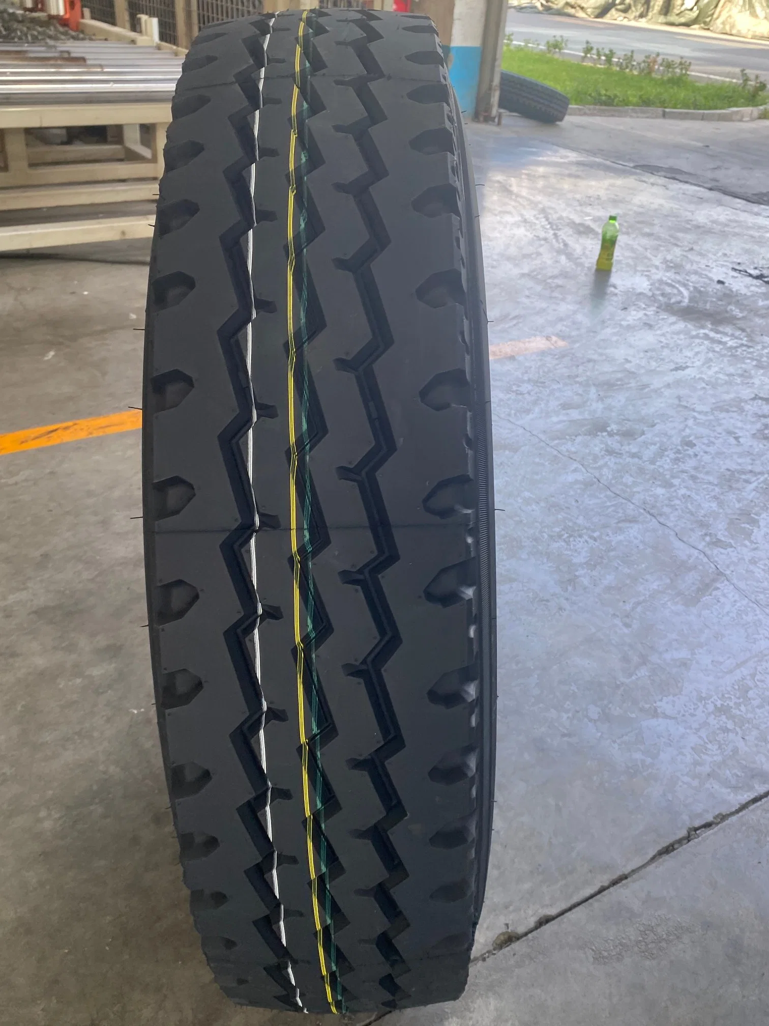 Soonova Radial Tubeless Truck Tires 11r22.5 for City Bus