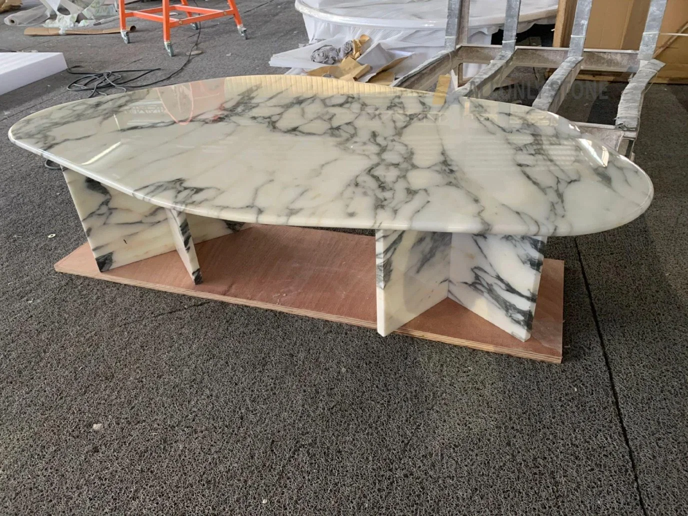 Round/Square/Oval Italy Arabescato White Marble Dining/Coffee Table/Side Table/Console Table/End Table for Hotel Home Restaurant Living Room Stone Furniture