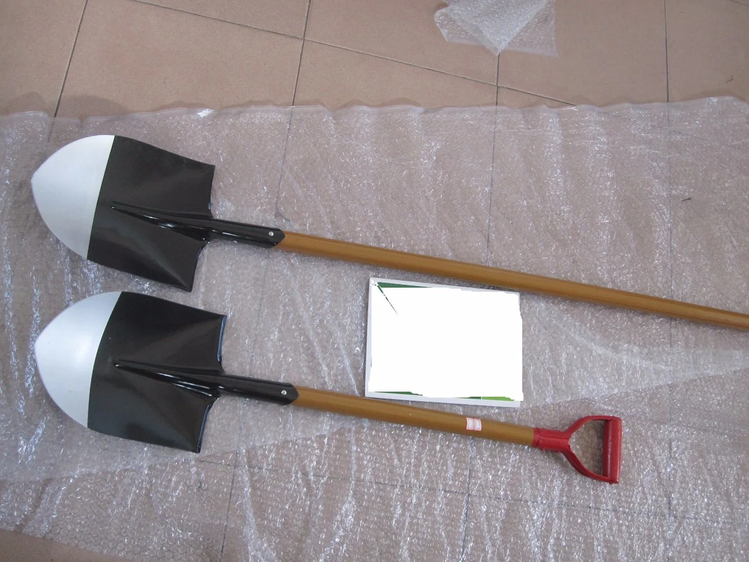 High quality/High cost performance Cheap Price Painted Garden Hand Tools with Long Wooden Handle S503L Shovel