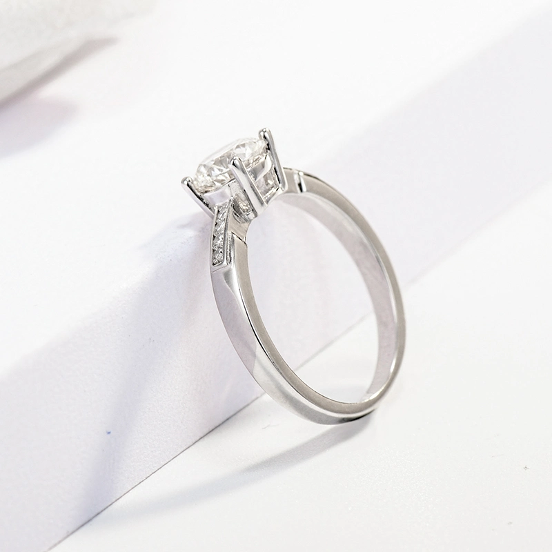 Classic Jewelry Shinning White CZ Stone Finger Ring for Wholesale/Supplier