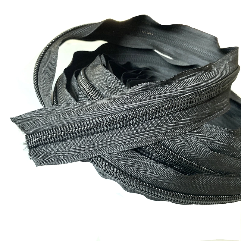 Factory Price Custom Logo 3# 5# 8# 10# Black Sliver Plastic Nylon Long Chain Zipper in Roll by Yard