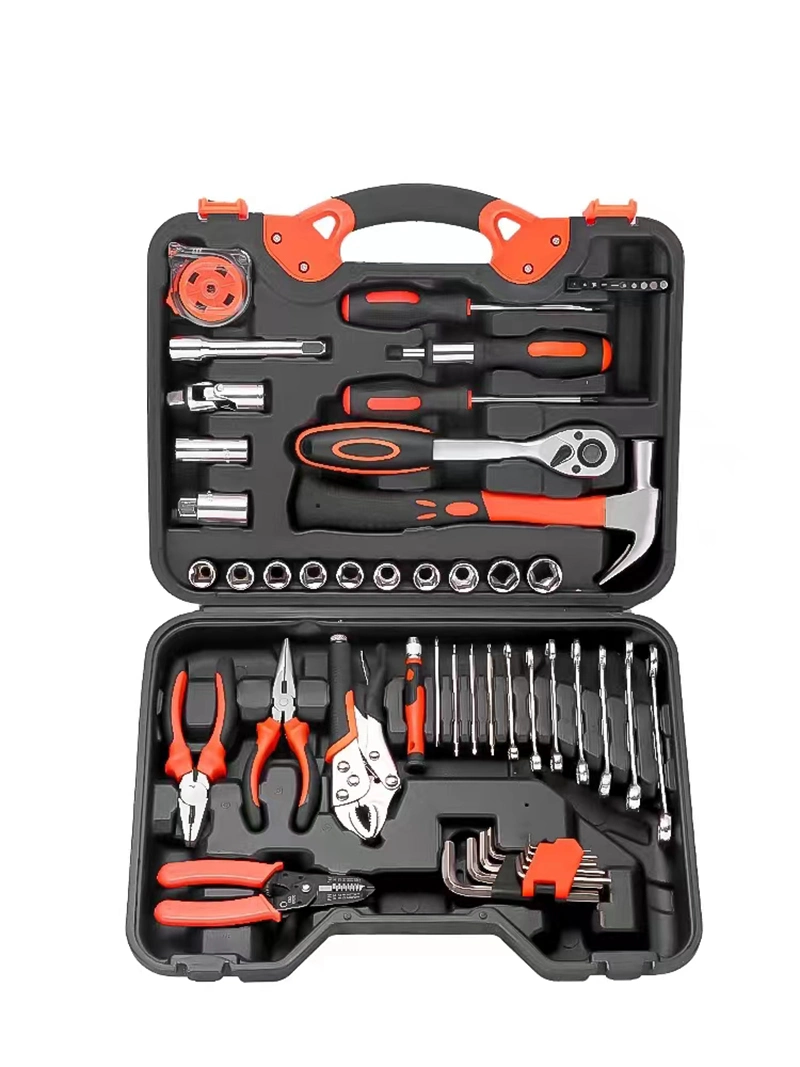 Kit de réparation de voiture familiale multifonctionnel pour la main avec ensemble de douilles d'outils.