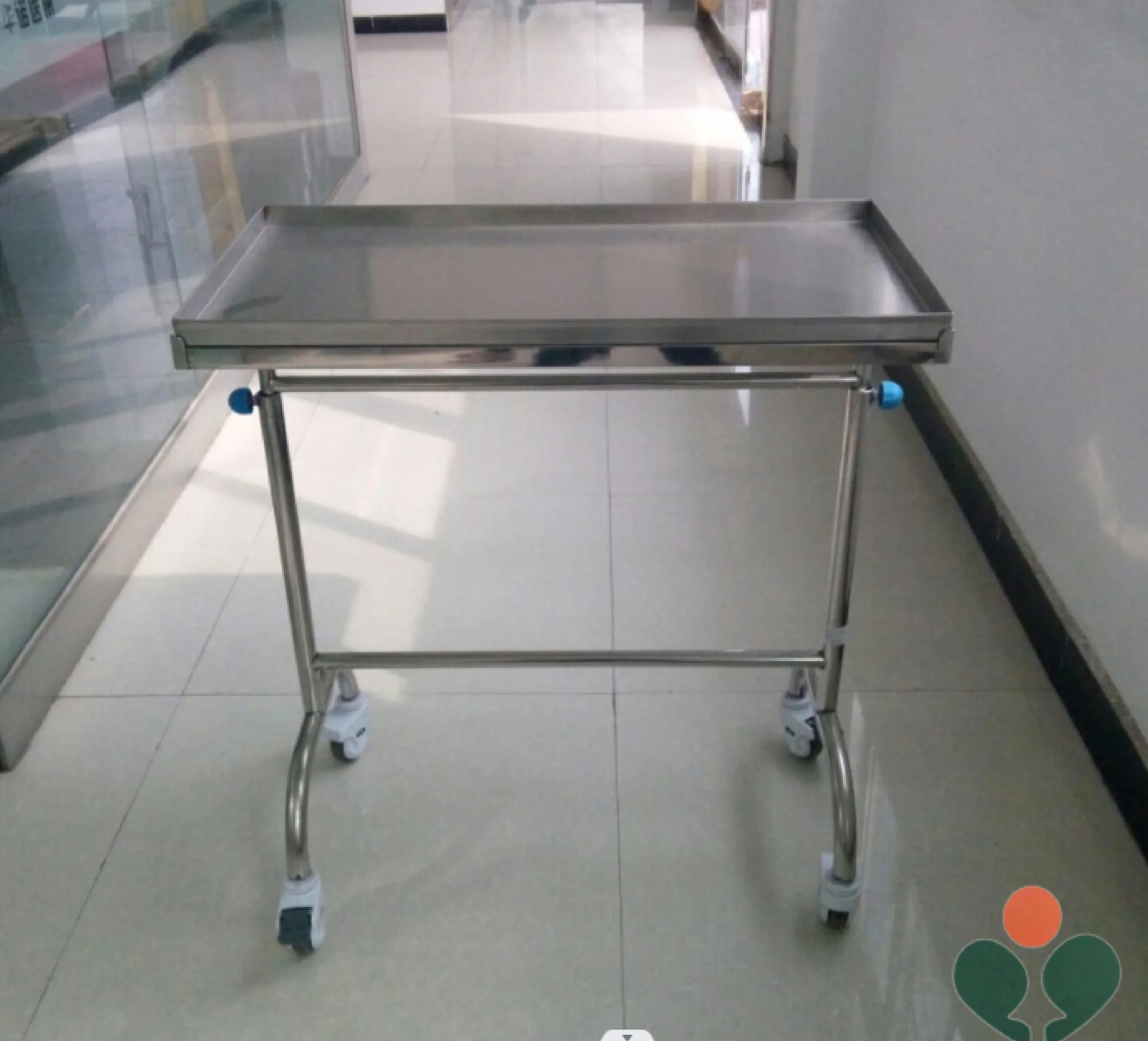 Bandeja de mesa de instrumentos de acero inoxidable Trolley II Hospital Bed Equipo