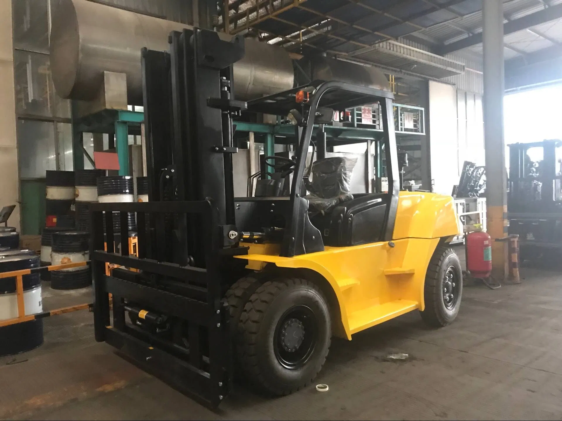 Chinese Heavy Duty 600mm Load Center 7 Ton Diesel Forklift Truck