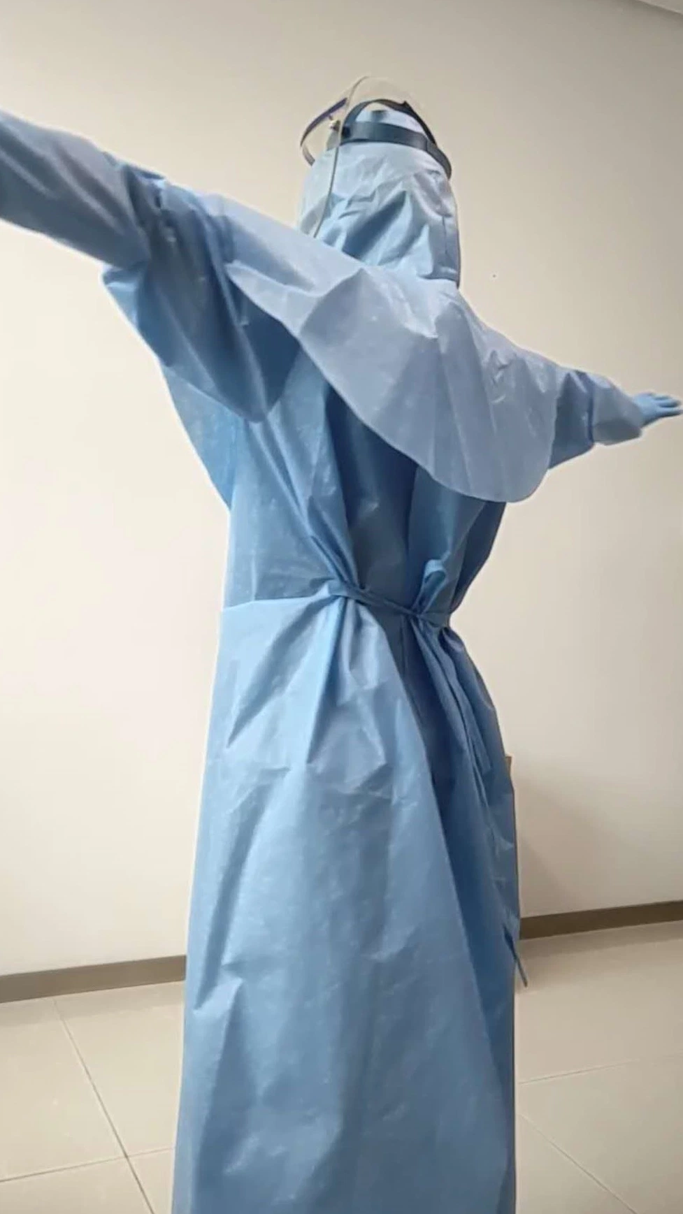 Syp Level 3 Isolation Surgical Gown /Coverall Middle East Hospital Style with CE FDA CNAS