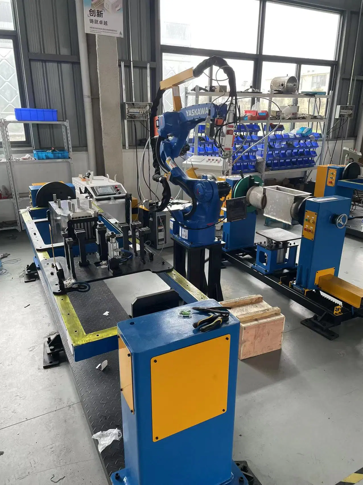 Automatic Welding Robot with Positioner and Walking Track for Thick Sheet