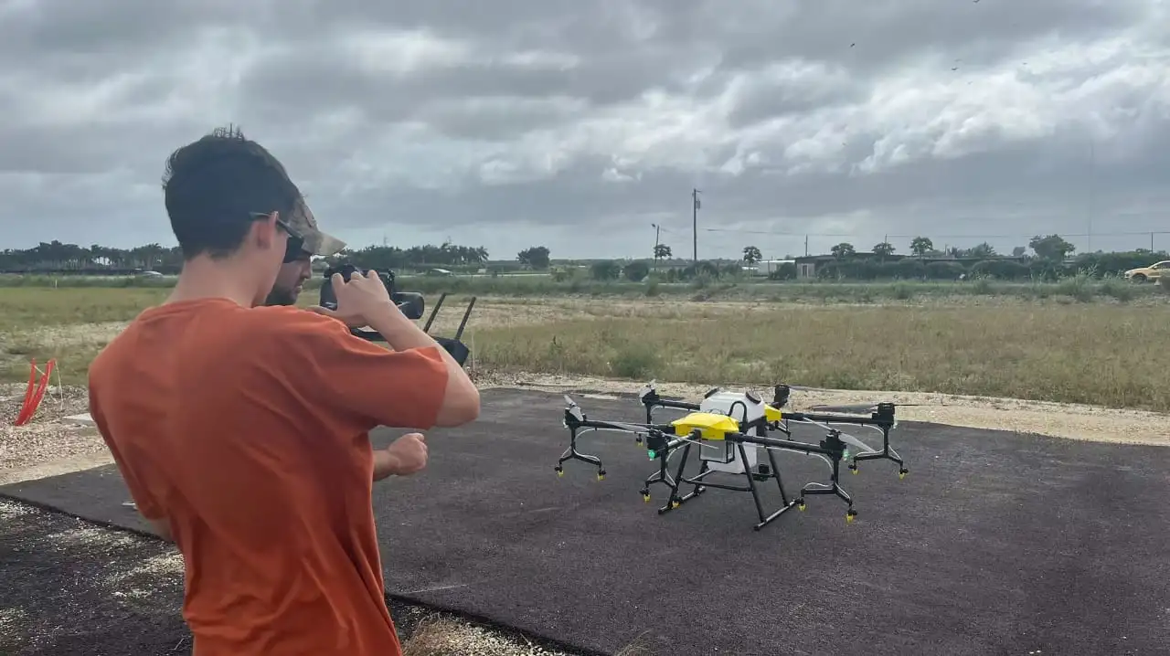 Más barato Venta caliente Joyance 30L Pulverizador de aviones teledirigidos con 6 rotores/6 Motores/12 boquillas de alta presión