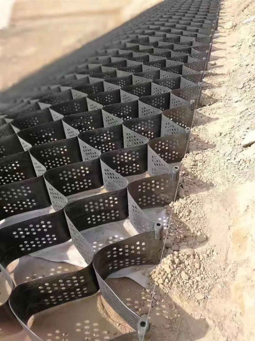 المنتجات الجيوزيليية HDPE Geocells للاحتفاظ بمثبت التربة في ممر الجدار