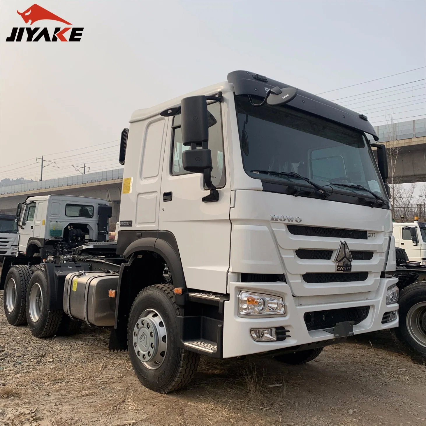 Jiyake Hot Sale Sinotruk HOWO 6X2 Tractor Truck 336HP Tipper Dump Truck Heavy Tractor Head Truck Made in China