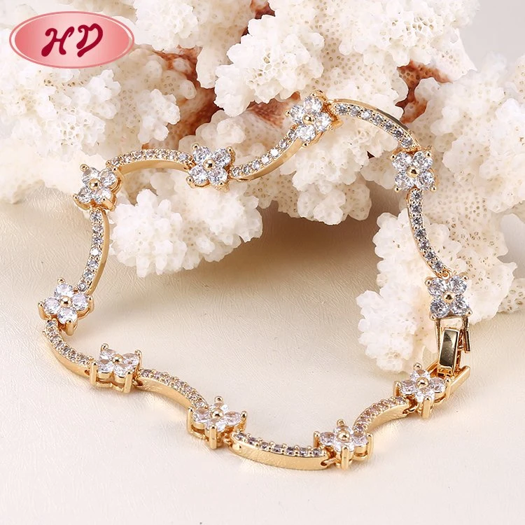 Gold Plated Womens Fashion Charms Bracelet Design for Girls