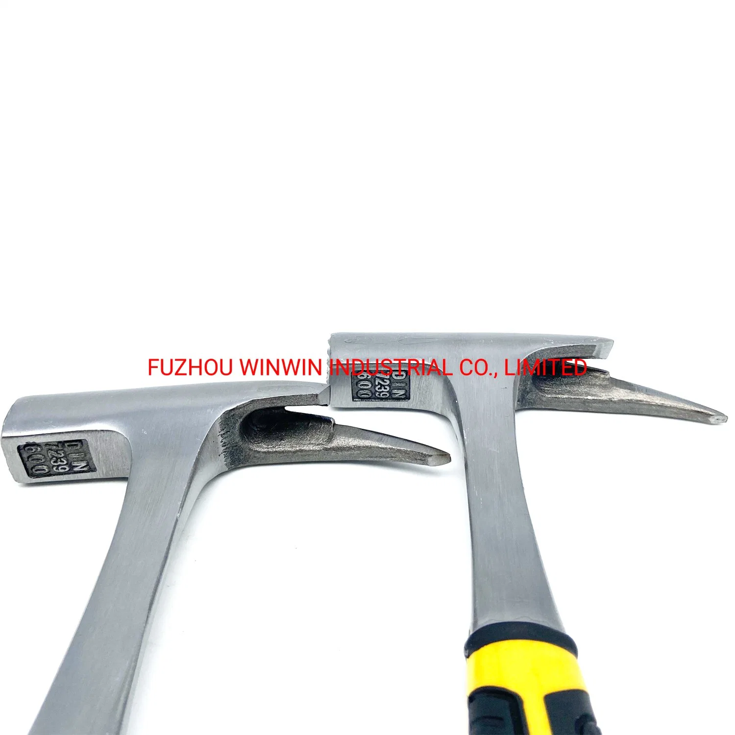 One Piece Roofing Hammer with Magnetic Nail Head and Non-Slip Top (WW-RH03)