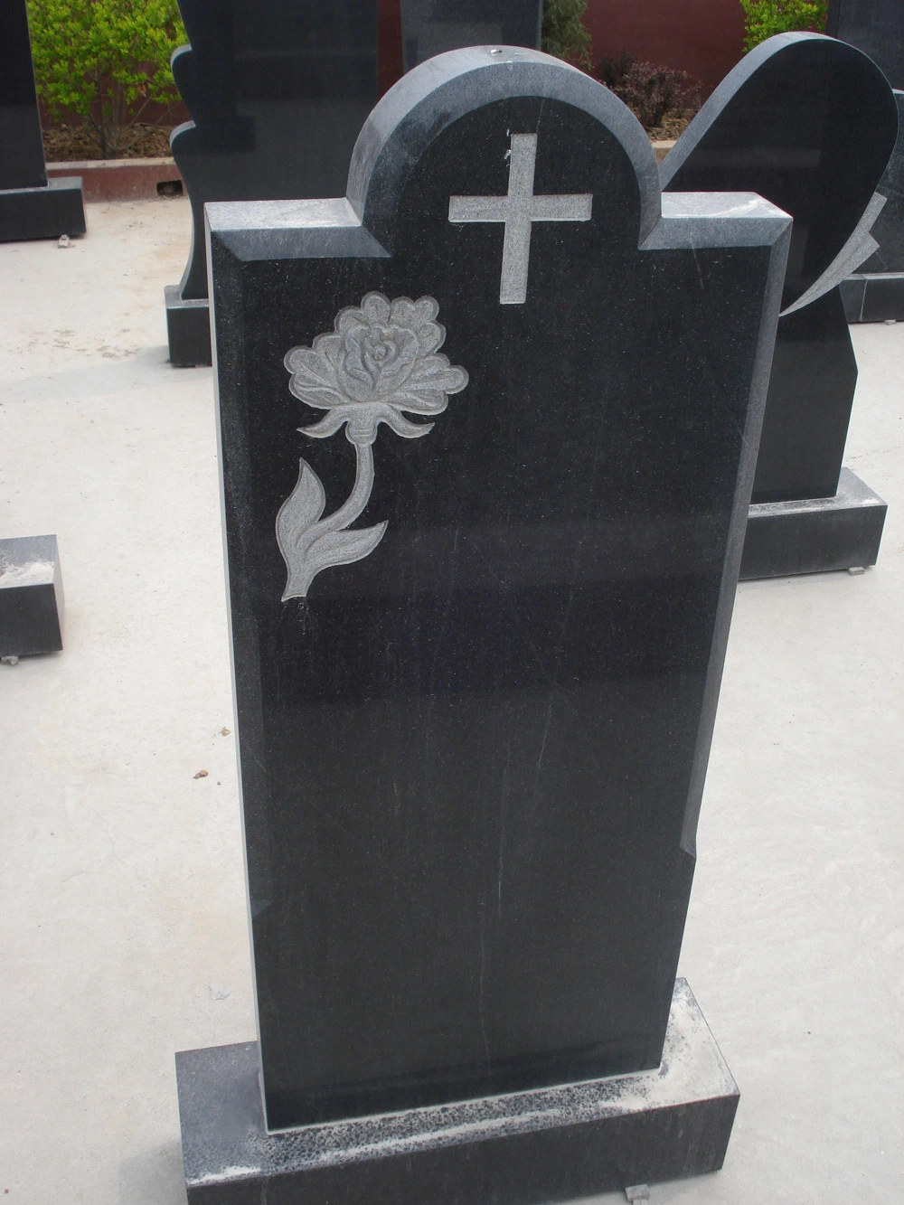 Black Heart Single Cross Tombstone Granite Marble Monument