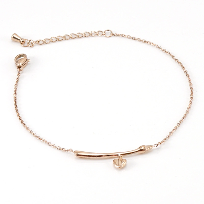 La sencillez de la moda joyas chapado en oro 18K el corazón de acero inoxidable encanto pulsera para mujer