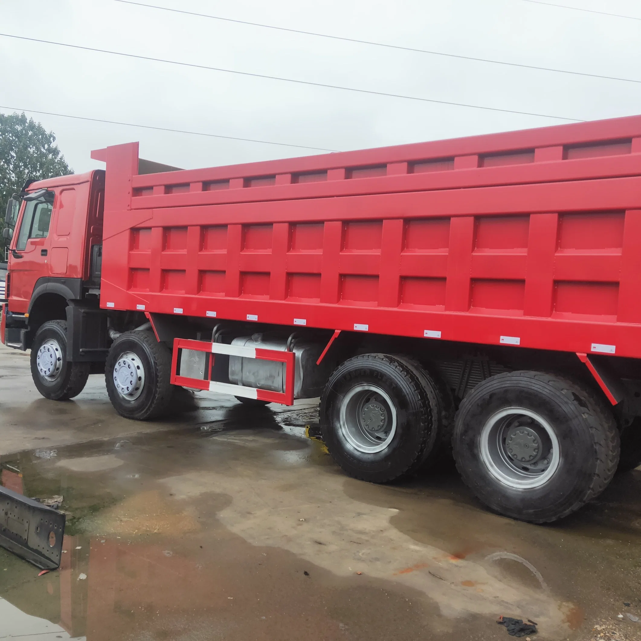 Used Dump Truck HOWO 375 8*4 Rhd, Used Right Hand Drive HOWO 371 12 Wheels Secondhand Sinotruk China Brand Made in 2020