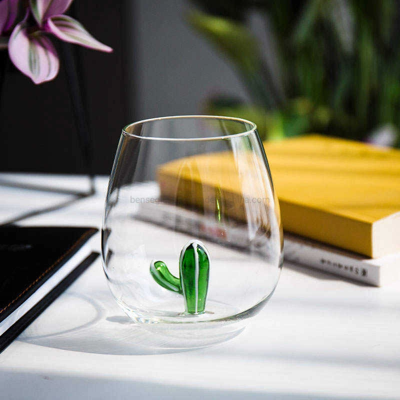 Verres à eau en verre pour boire, verre en forme d'œuf pour jus.