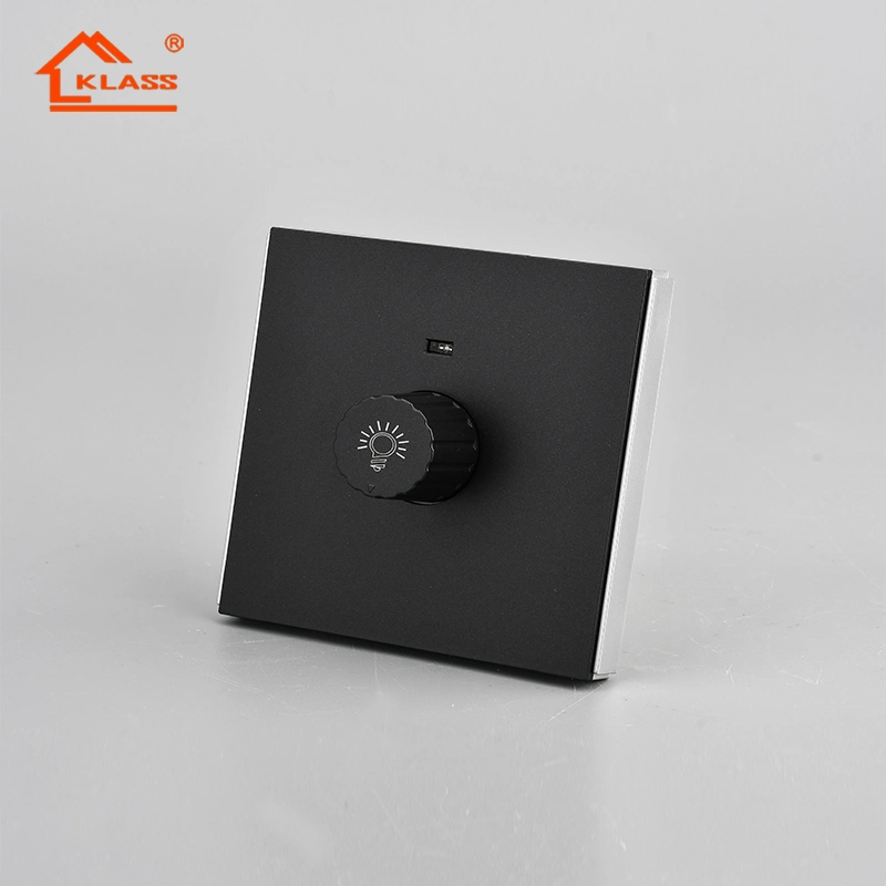 Original Factory Outlet Simple Type Universal 3 Hole UK Standard Switched Outlet with 2 USB Wall Switch Socket Commercial Home Use