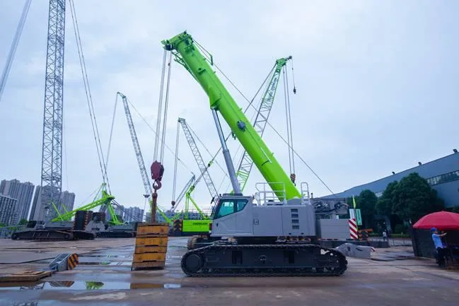 Zoomlion Zct900V 90 Ton Telescópico Boom grúa móvil de orugas en Existencias