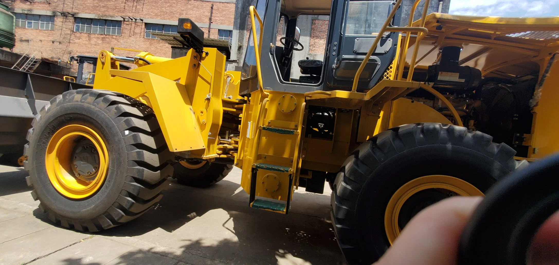 Mini Small Loader; The Small Crystal Lamp to The Left Electrical Parts