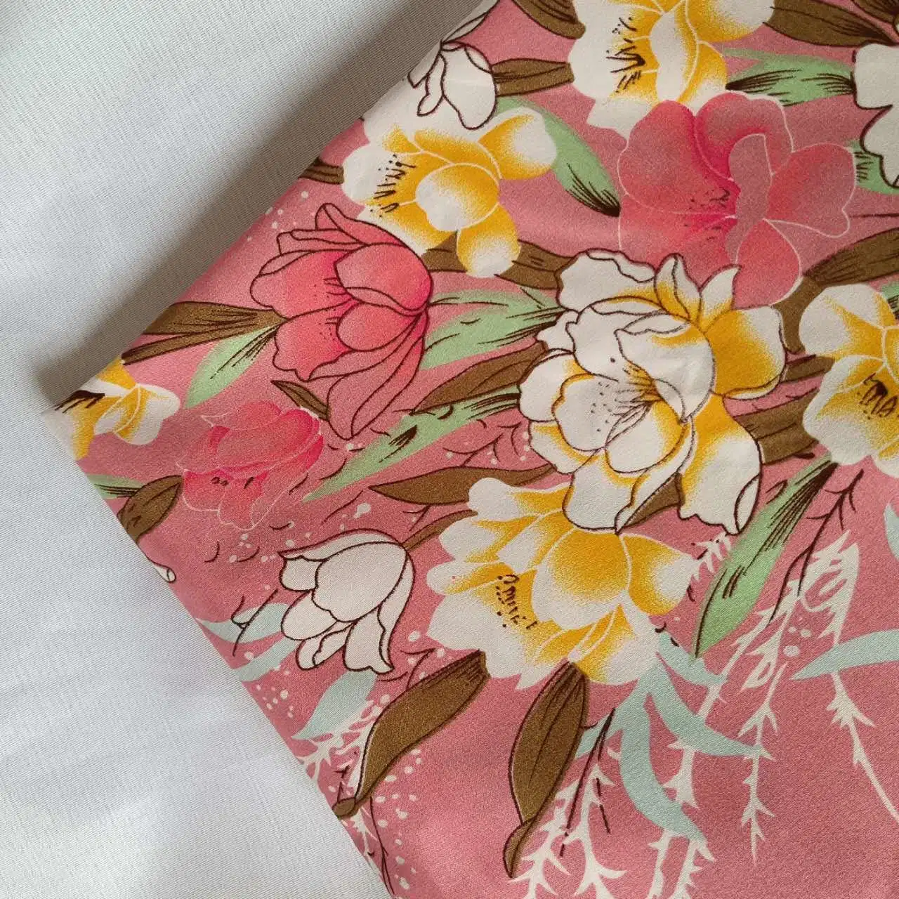 Big Flower Printing 100%Polyester Fabric Flower Designs Soft Luster and Smooth Hand Quality Taffeta Fabric Ethiopia Indonesian Products