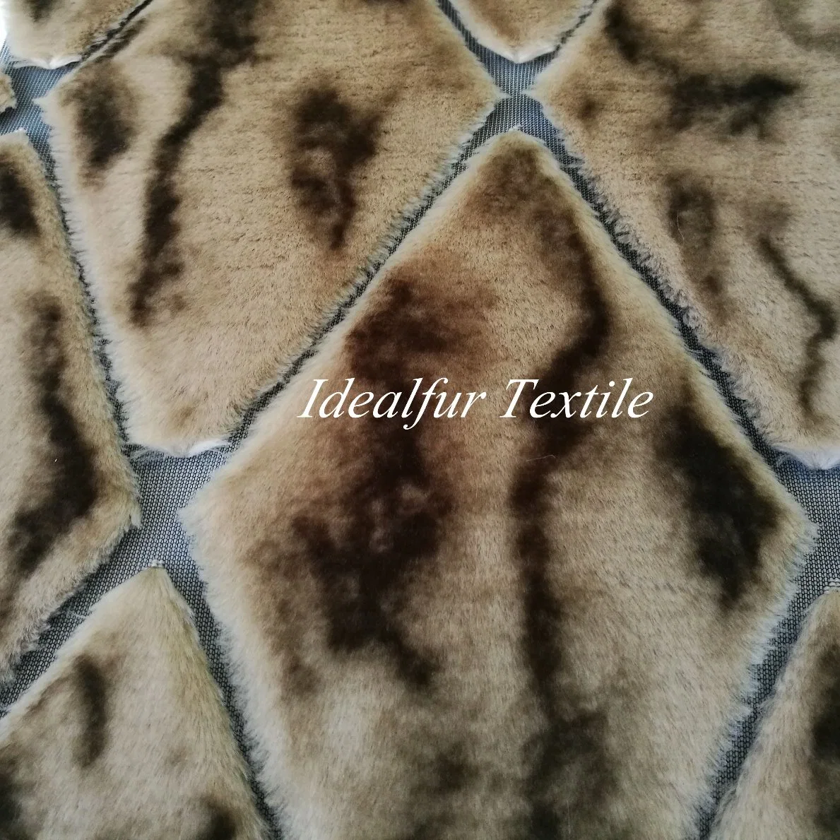 Hollowing out Diamond Leopard Fake Fur