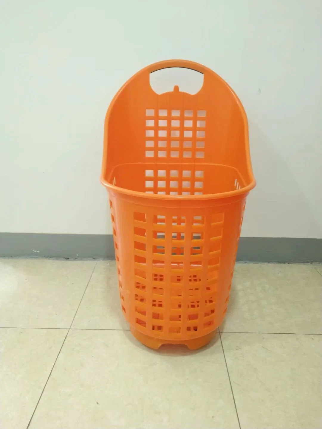 Big Volume Plastic Shopping Basket Cart with Casters