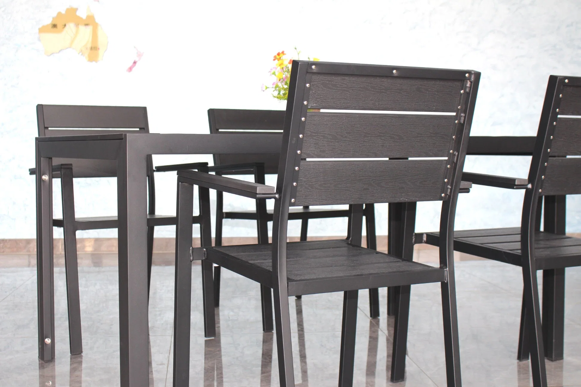 Wholesale/Supplier 4 People Black Wood Plastic Metal Outdoor Table Patio Furniture Garden Sets