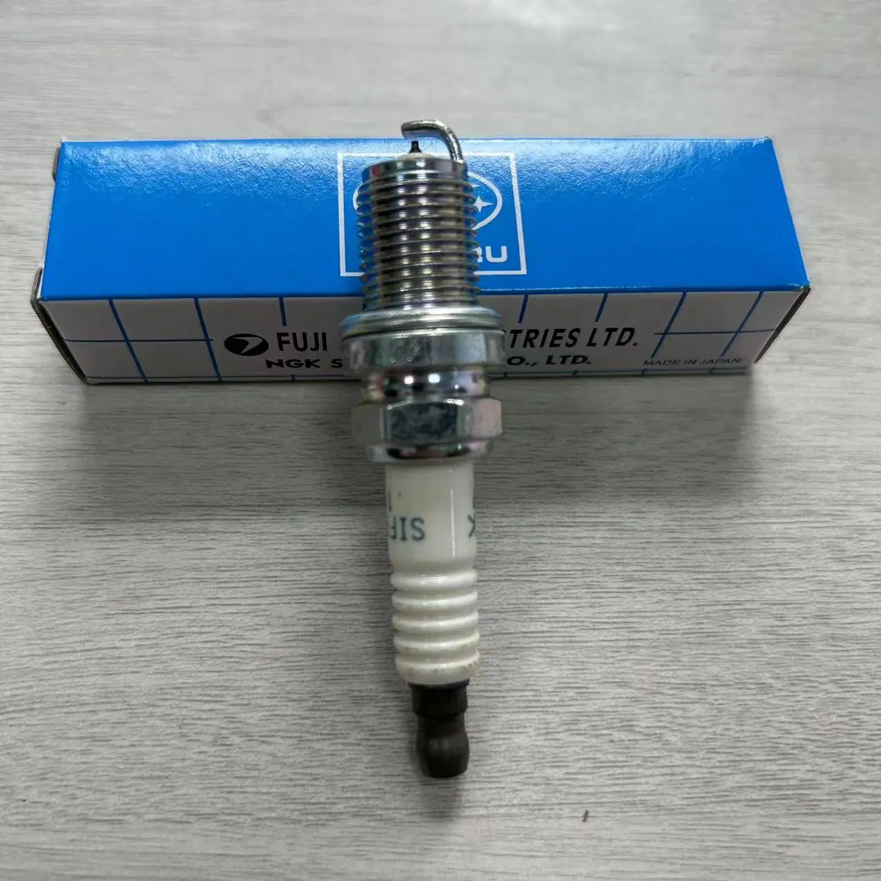 Sifr6a-11 Auto Spare Parts High quality/High cost performance Iridium Car Spark Plug