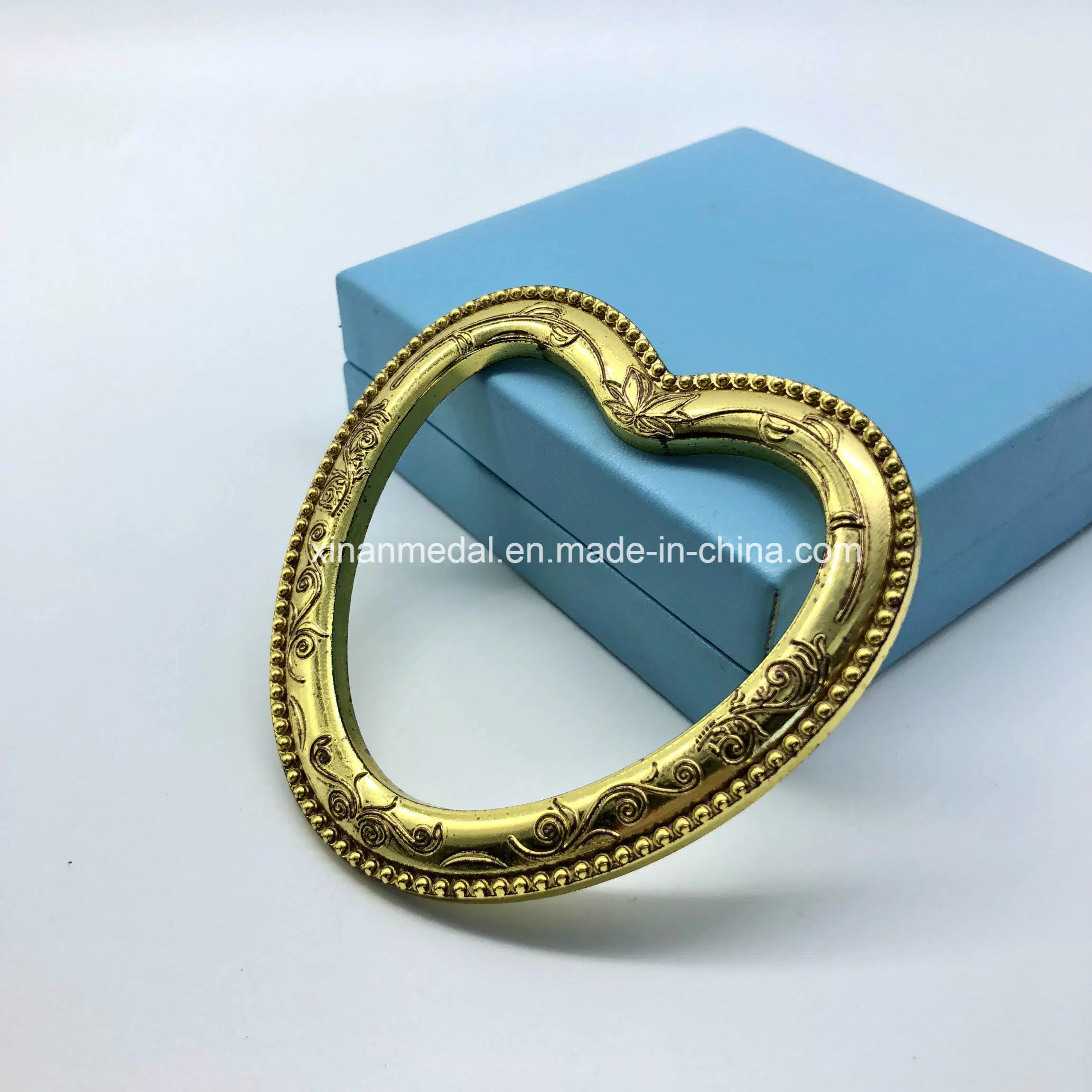 Heart-Shaped Imitation Gold Metal Mini Photo Frame Decoration