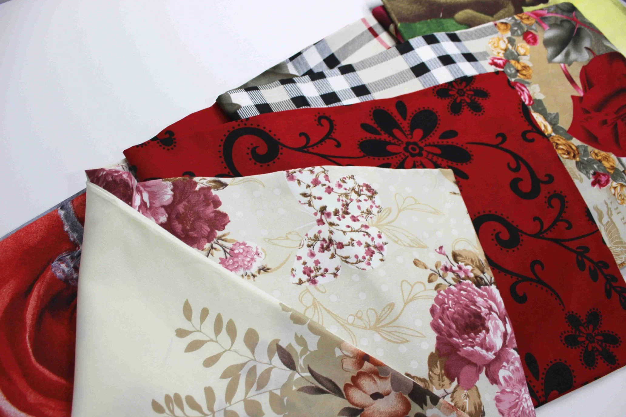 Pigment Print Polyester Fabric 65GSM Bedsheet Good Quality Print Fabric