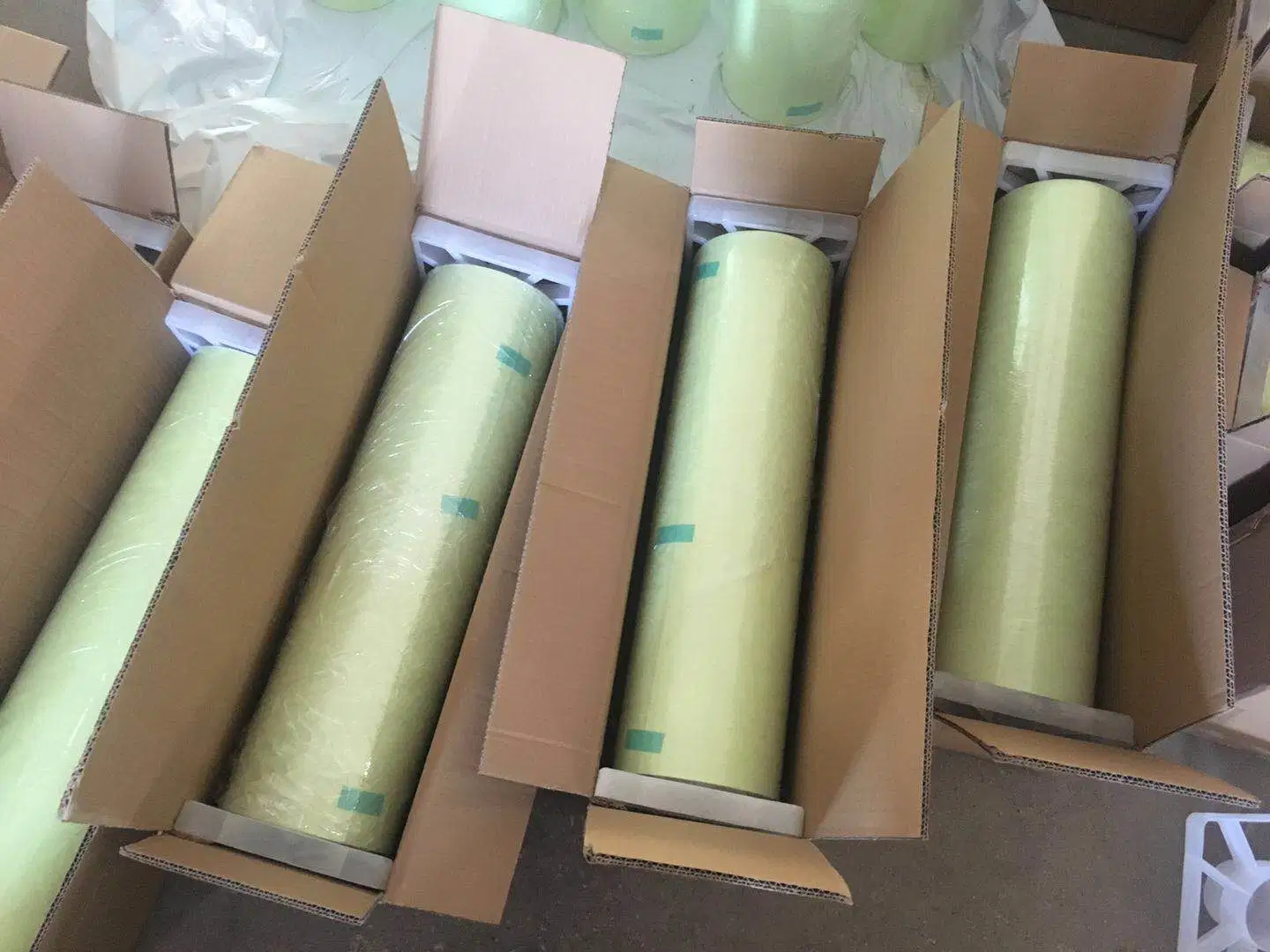 مادة PVC (الدائرة الظاهرية الدائمة) UV لون قابل للطباعة 320-350mic في الظلام مضيئة ملصق الفينيل 4 ساعات