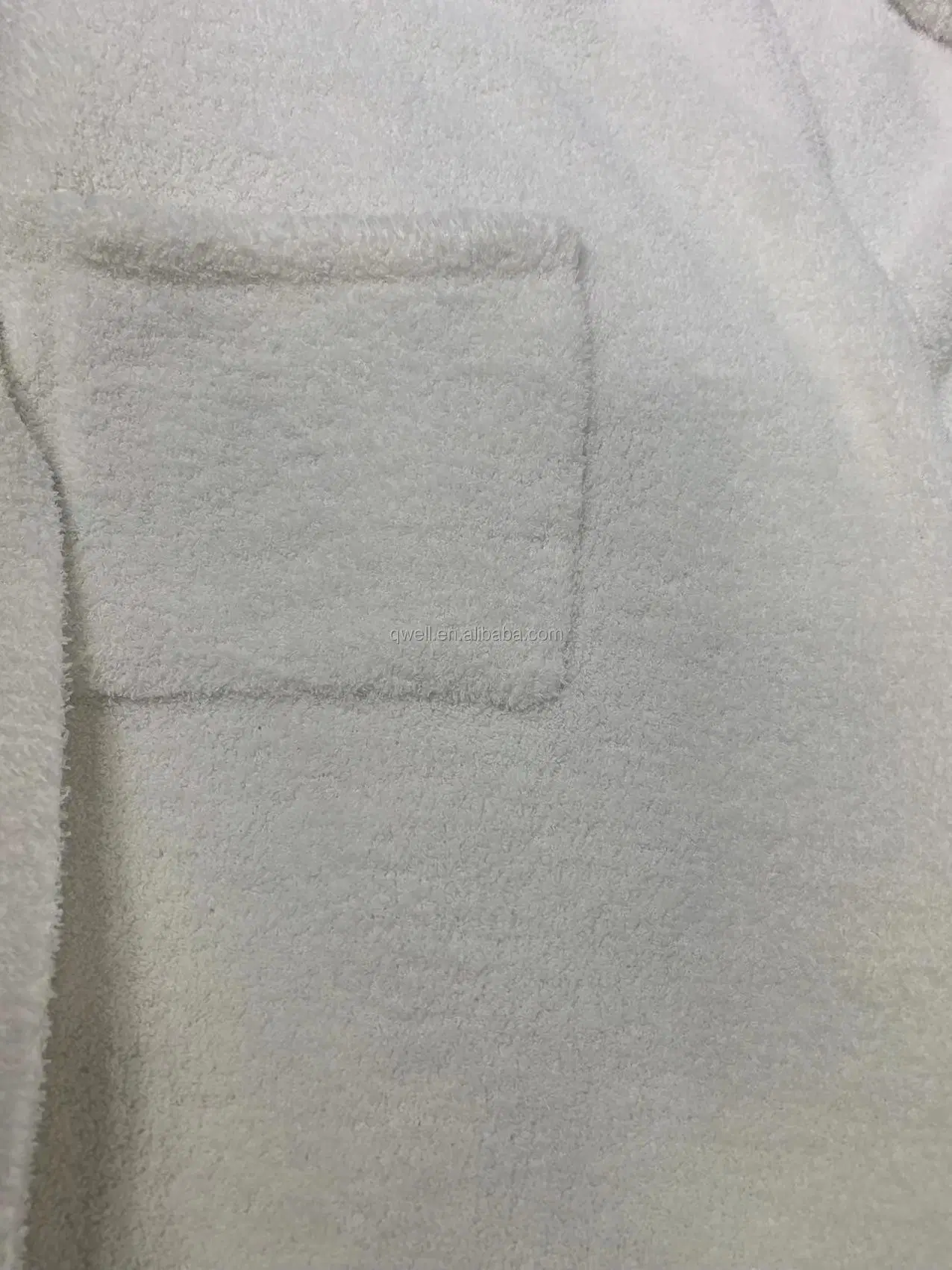 Suppliers Quality Soft Microfiber Polyester Knitted Women&prime; S Men&prime; S Bath Robe Fleece Mink Blanket